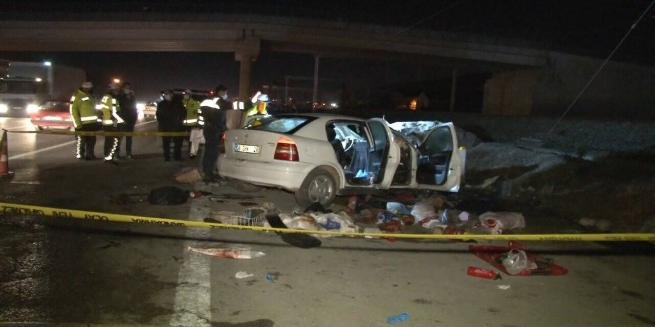 Başkent’te otomobil bariyerlere çarptı: 1 ölü, 2 yaralı