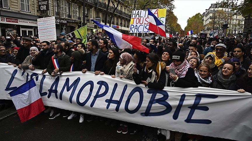 Fransa'da Müslümanlar üzerindeki baskı şiddete dönüşüyor