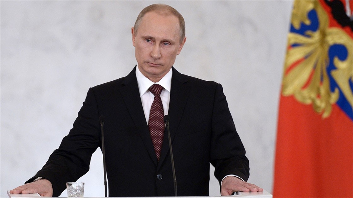 Putin: Dağlık Karabağ'daki ateşkesin uzun vadeli barış sağlamasını umuyorum