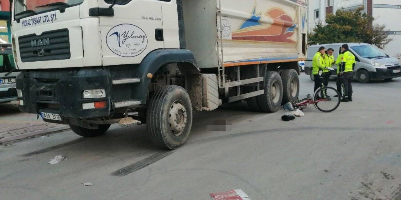 Konya'da feci kaza! Kamyonun çarptığı bisiklet sürücüsü hayatını kaybetti