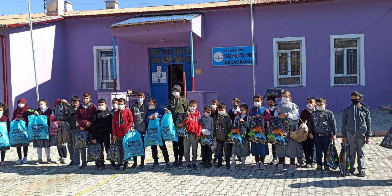 BİMDER'den öğrencilere kışlık kıyafet desteği