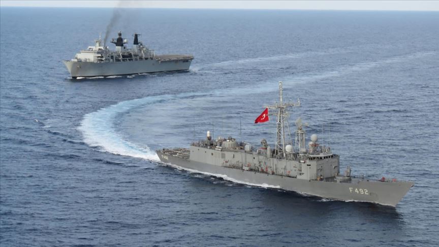 Türk ve İngiliz gemileri Doğu Akdeniz'de geçiş eğitimi gerçekleştirdi