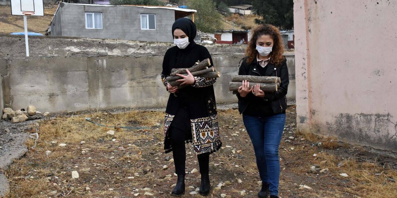 Köy çocuklarını geleceğe hazırlayan fedakar öğretmenler