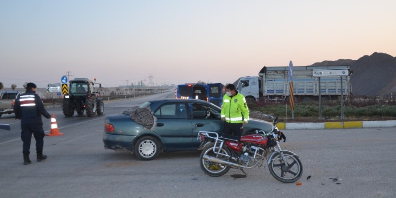 Konya’da otomobil ile motosiklet çarpıştı!