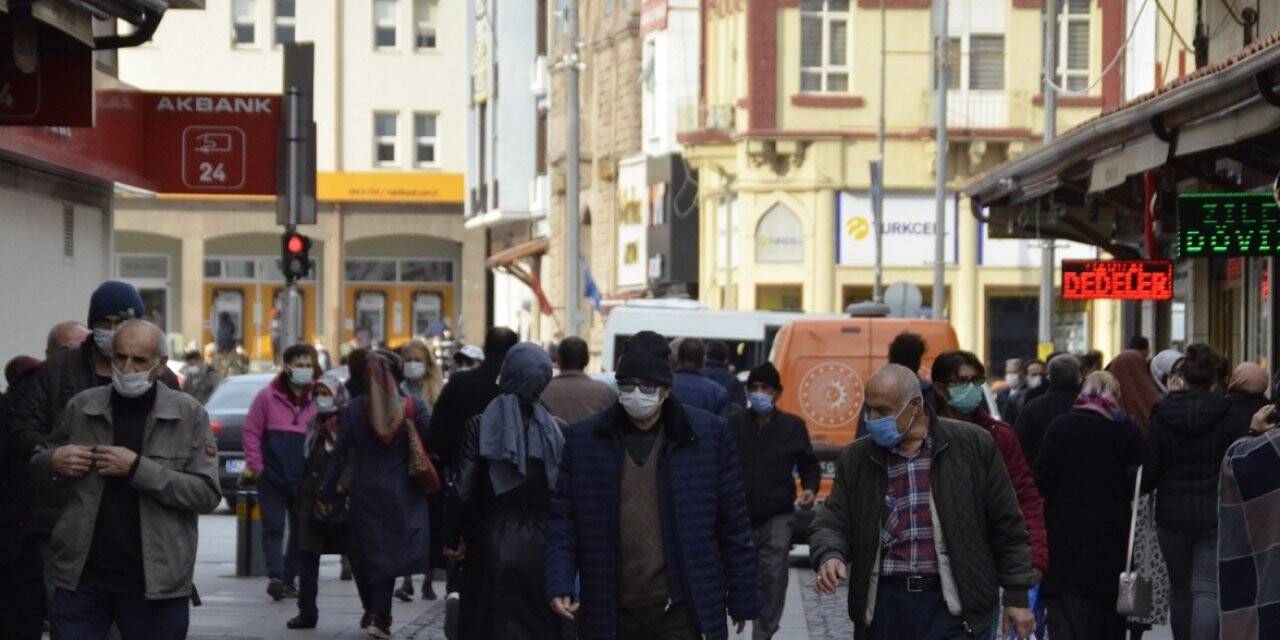 Hafta sonları için sokağa çıkma yasağı geri geldi
