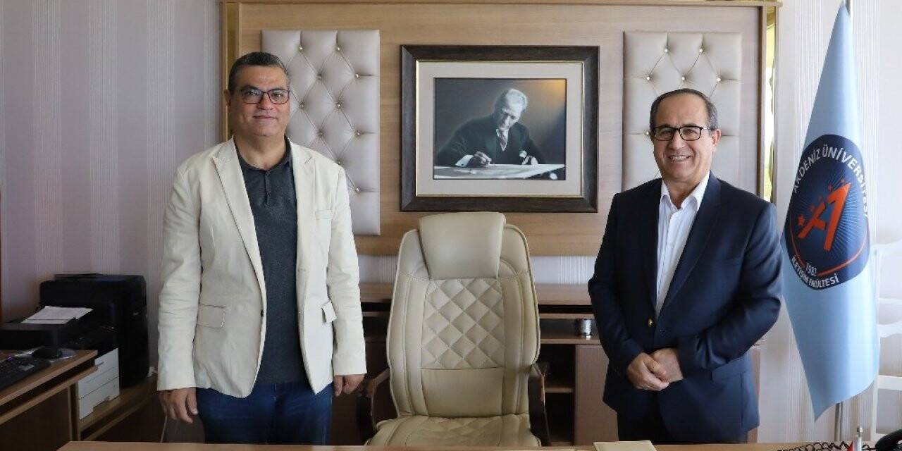 Akdeniz Üniversitesi İletişim Fakültesi’nin yeni dekanı Prof.Dr. Şeker oldu