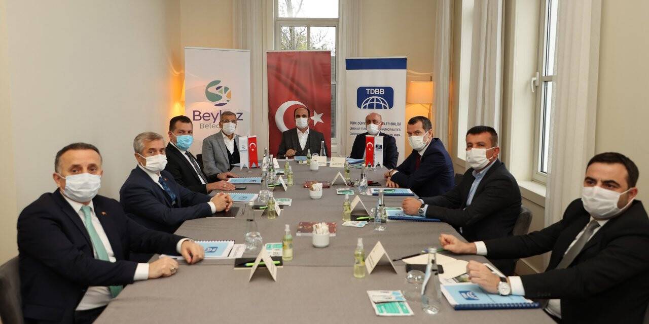 Konya Büyükşehir Belediye Başkanı Altay, TDBB Yürütme Kurulu Toplantısına katıldı