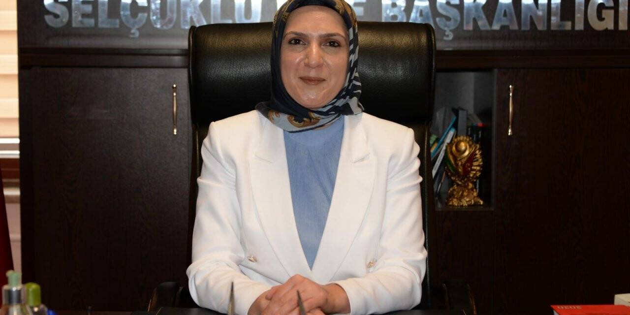 MHP Selçuklu İlçe Başkanı Güzide Çipan'dan 24 Kasım Öğretmenler Günü mesajı