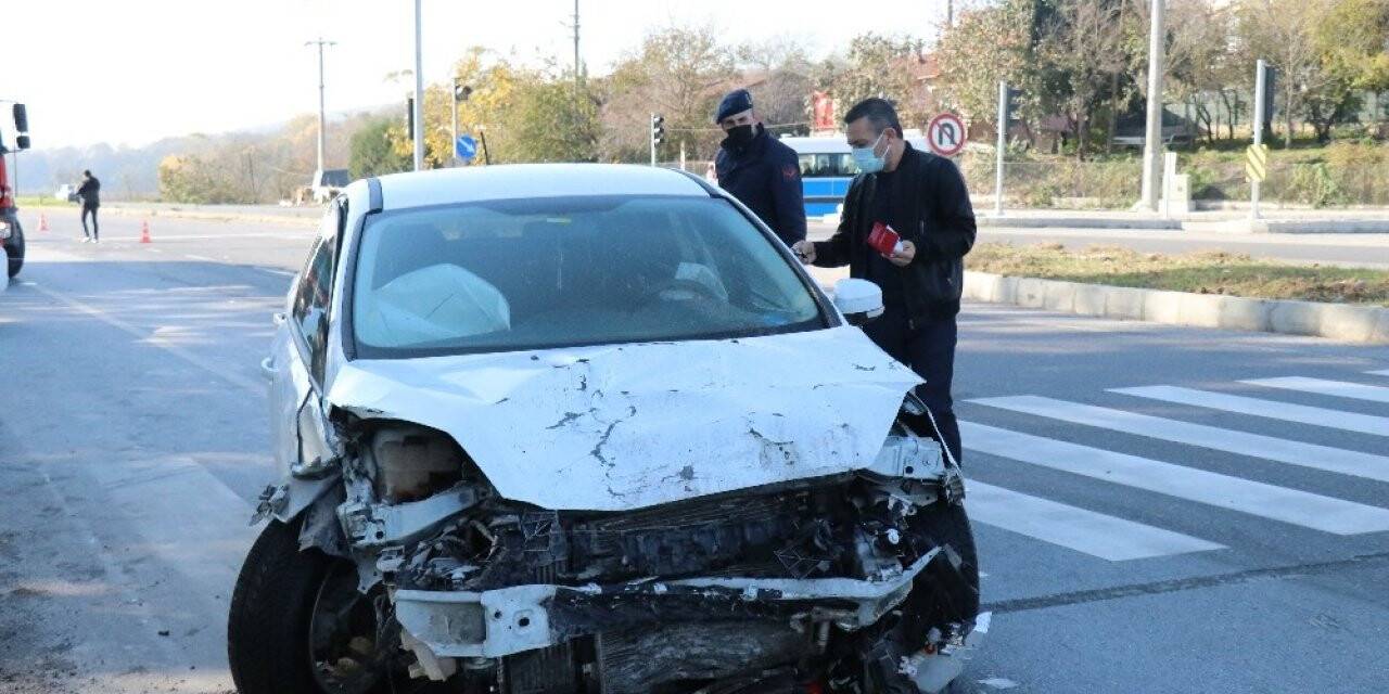 D-650 karayolunda zincirleme trafik kazası: 2 yaralı