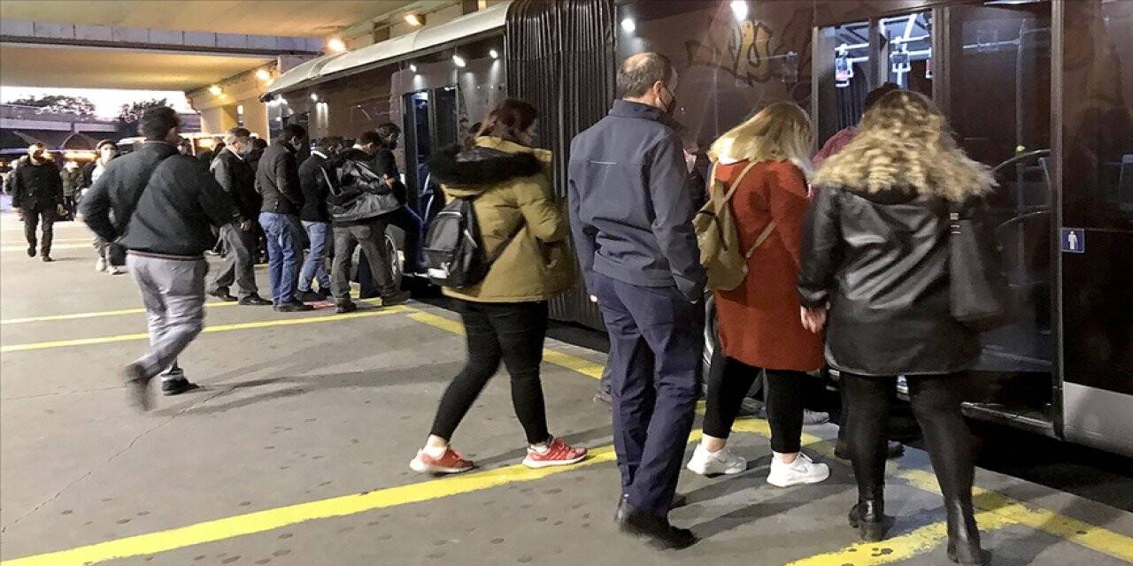 İstanbul'da  yolcu yoğunluğu