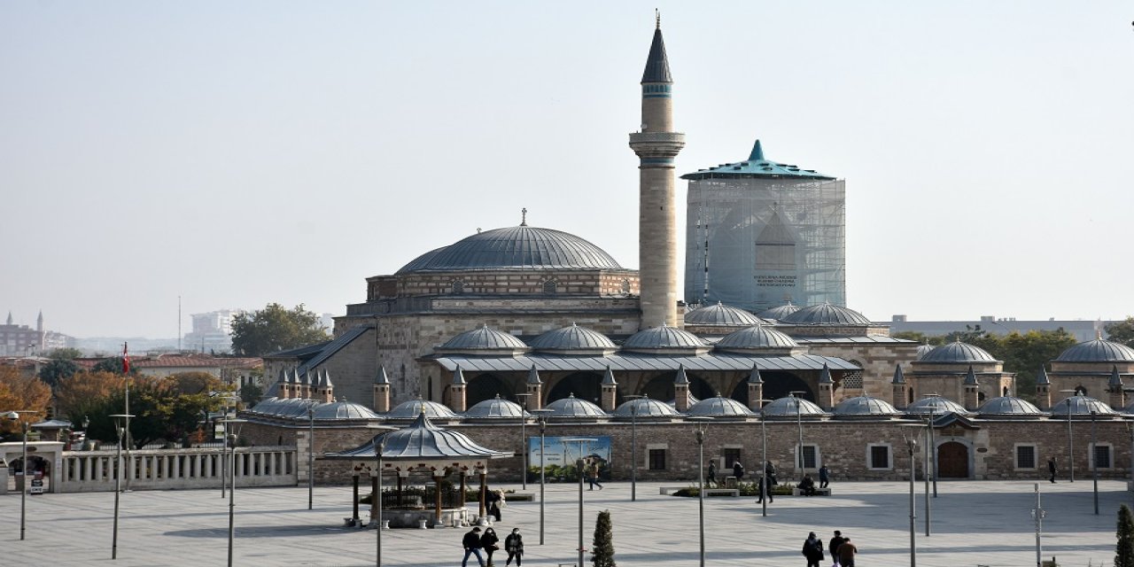 Mevlana Müzesi'nin turkuaz kubbesi '100 ton yük'ten kurtarıldı