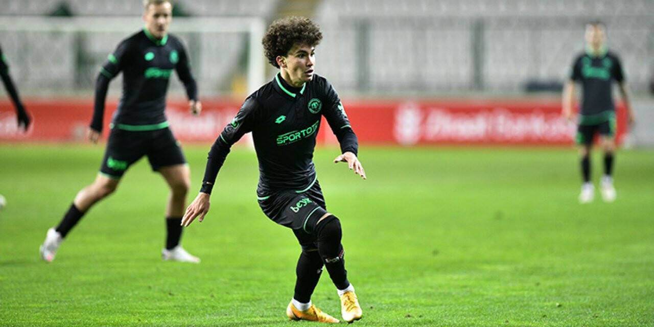 16 yaşında Konyaspor forması giydi