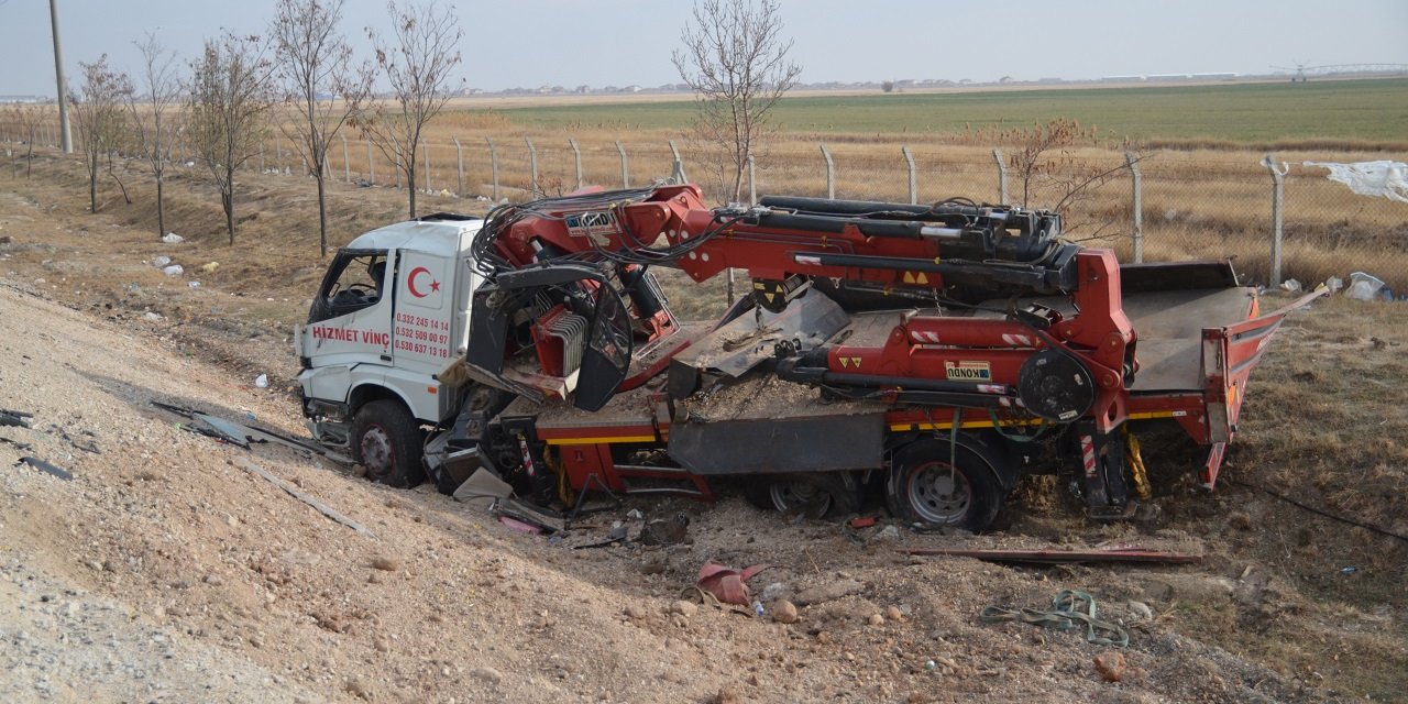 Konya-Adana yolunda kaza! Şarampole yuvarlanan vincin operatörü ağır yaralandı