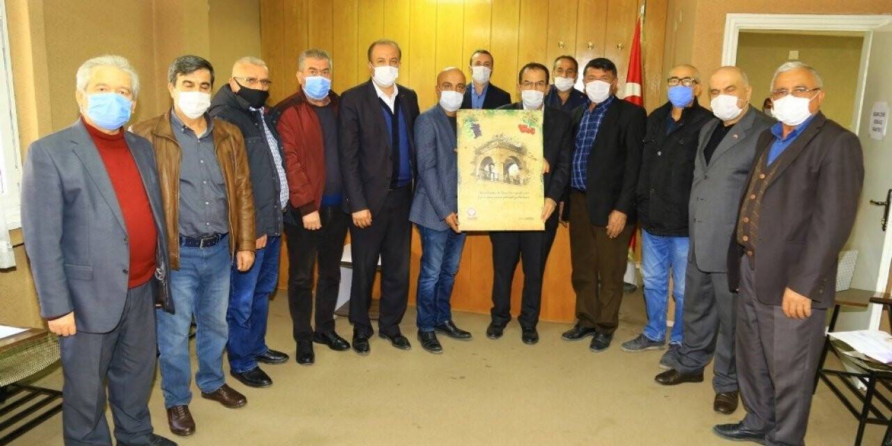 Hadim’de hayırsever işadamı dairesini belediyeye bağışladı