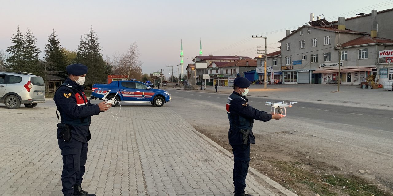 Bozkır'da jandarma ekipleri, drone ile denetim yapıyor