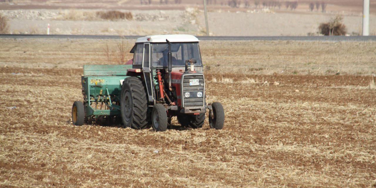 Konya'da  çiftçiler pandemi döneminde de mesaisini sürdürüyor