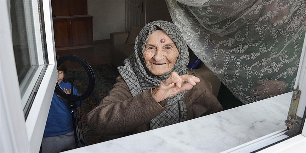 105 yaşında Kovid-19'u yenmeyi başardı