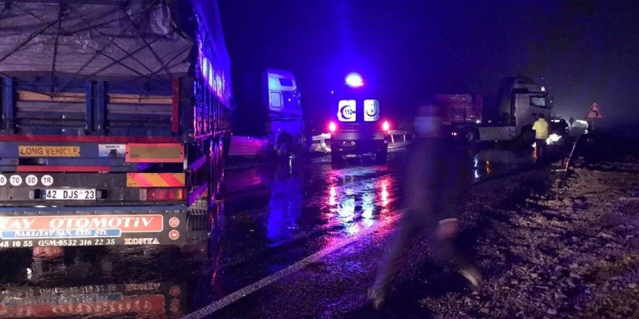 İki tır çarpıştı! Konya - Antalya yolu trafiğe kapandı