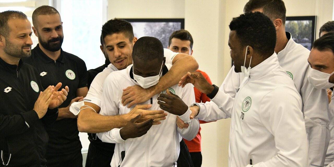 Konyaspor’dan Başakşehir’e destek! Irkçılığa hayır!