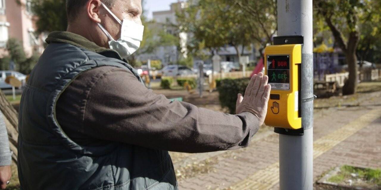 Trafik ışıkları, görme engelliler için konuşacak