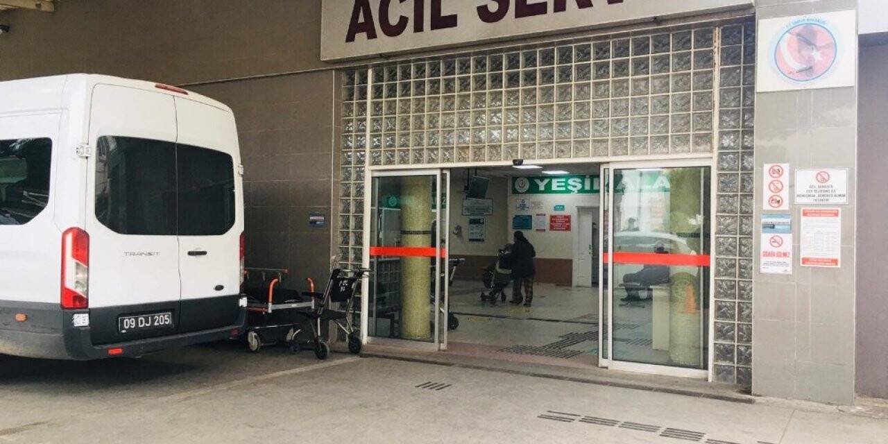 Önce bıçakladı, sonra polise teslim oldu