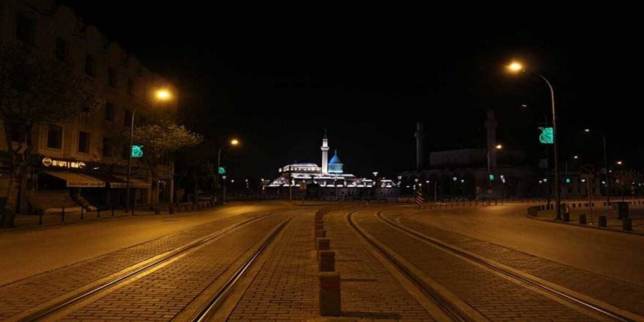 Hafta sonu sokağa çıkma kısıtlaması başladı