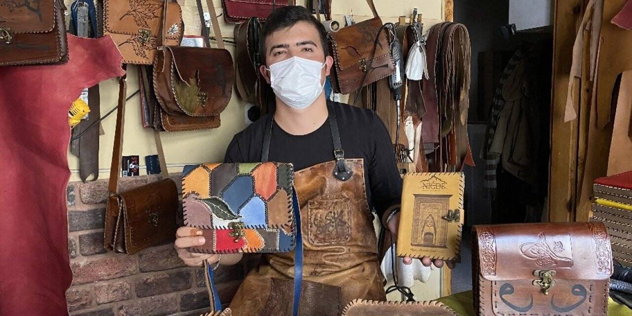 İki kardeş deriyi sanatla buluşturuyor