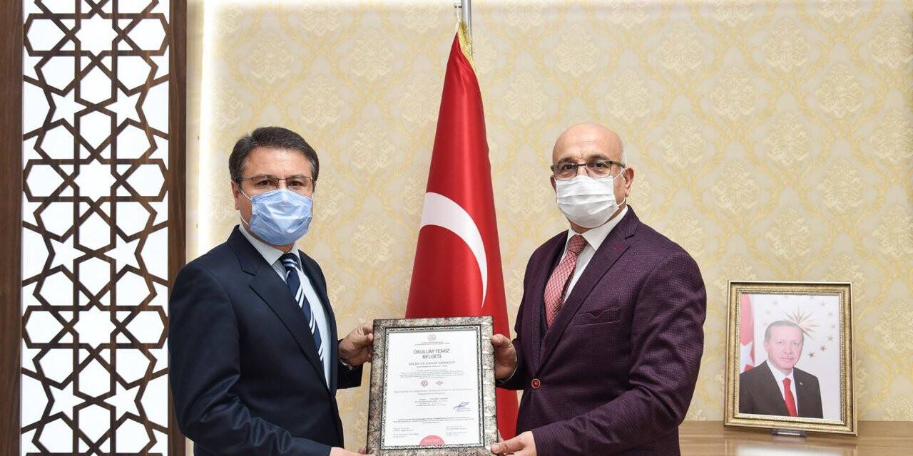 Konya'daki tüm okullara 'Okulum Temiz Projesi' sertifikası verildi