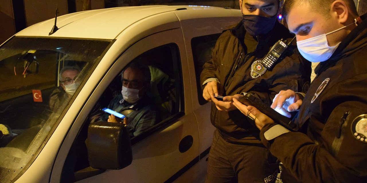 Konya'da koronavirüs tedbirlerine uymayan 4 kişiye ceza kesildi