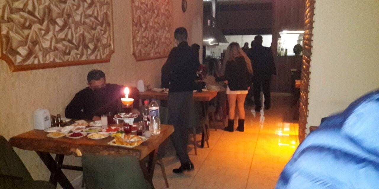 Konya'da yardımlaşma derneğini eğlence mekanına çevirmişler