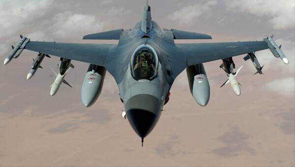 F-16'lardan Rus uçağına önleme!