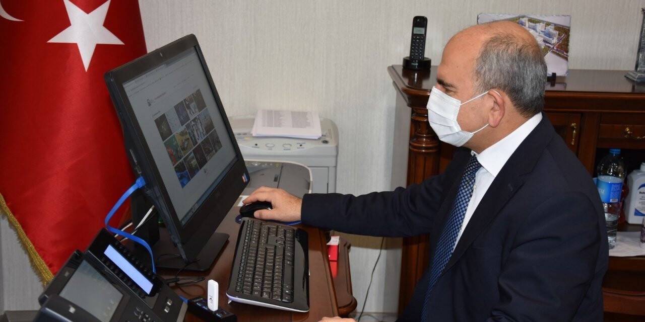 Konya Sağlık İl Müdürü Koç, 'Yılın Fotoğrafları' oylamasına katıldı