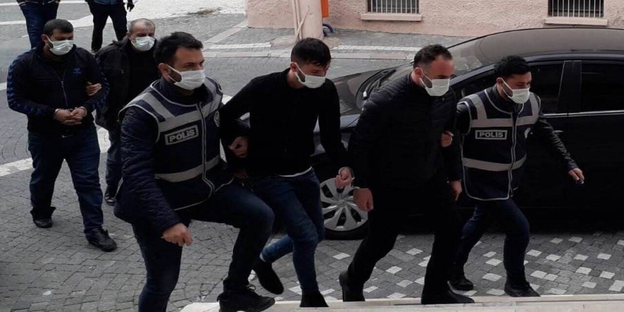 Konya’da maske dolandırıcıları polisten kaçamadı! 3 şüpheli yakalandı