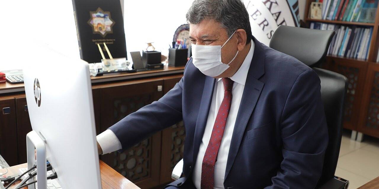 Rektörü  Sade, 'Yılın Fotoğrafları' oylamasına katıldı