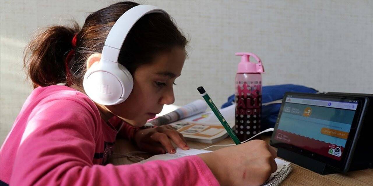 MEB'in tablet bilgisayar dağıtımında 3. faz başladı
