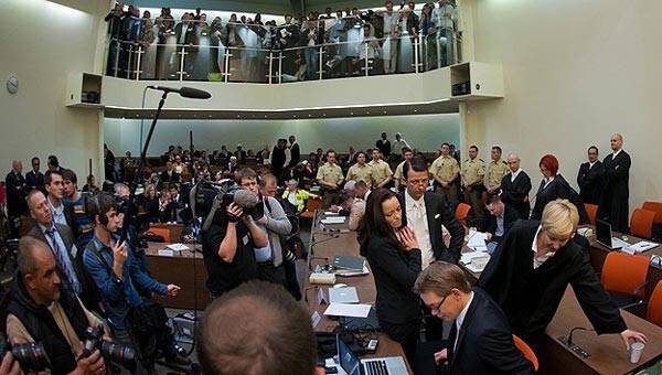 NSU tanığı evinde ölü bulundu