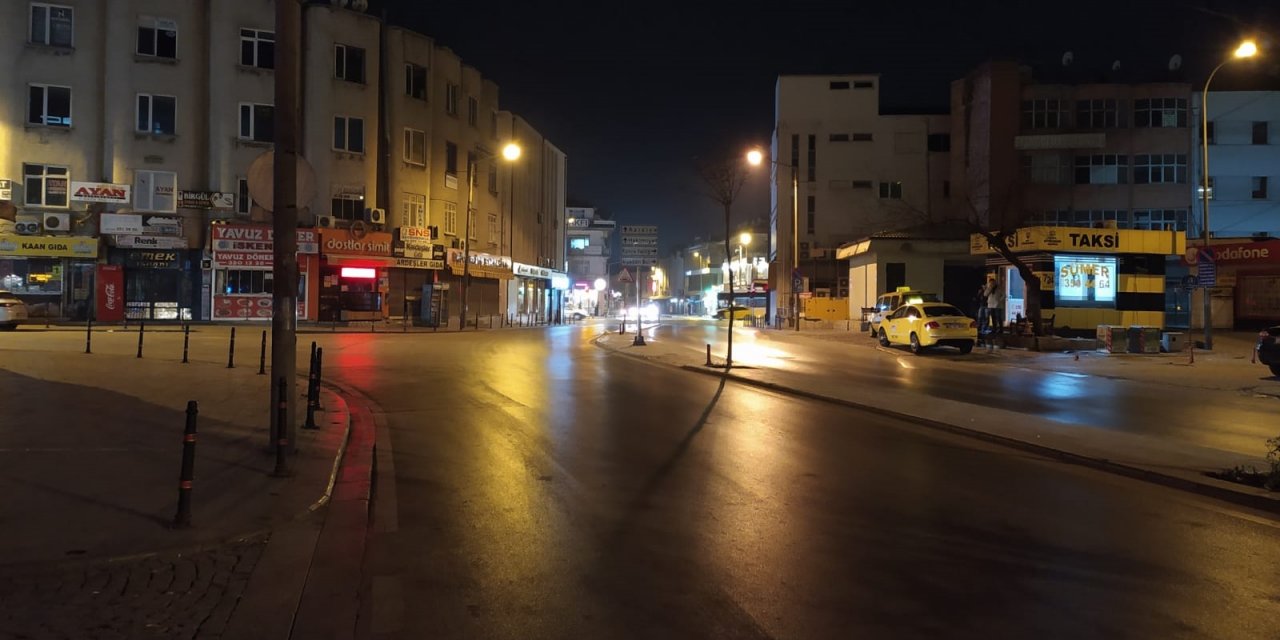 Kısıtlamasının başlamasıyla Konya'da sokaklar boşaldı