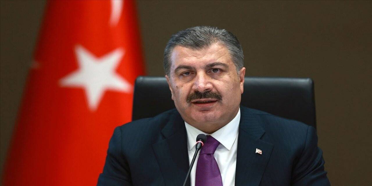 Fahrettin Koca duyurdu! Çin aşısının Türkiye'ye gelişi ertelendi