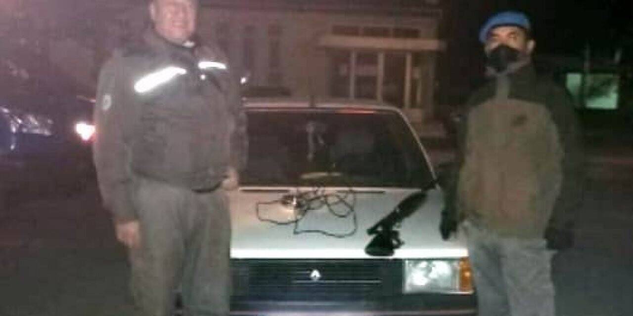 Konya'da far avı yapan avcılar otomobillerinde oldular