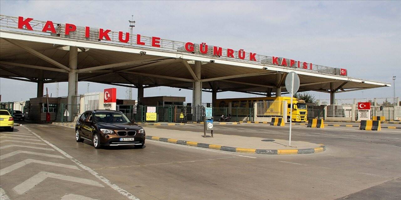 Yurt dışından gelenlere 'PCR testi ibrazı zorunluluğu' uygulaması yarın başlıyor