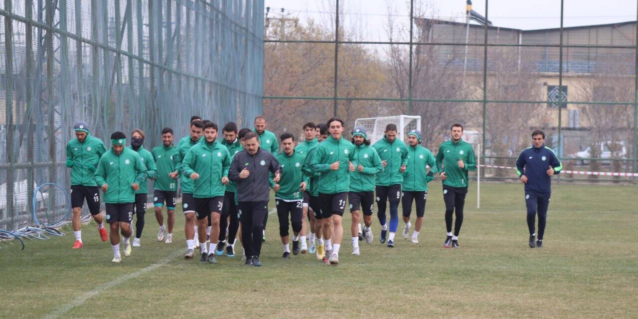 1922 Konyaspor'da 5 oyuncuyla daha yollar ayrıldı