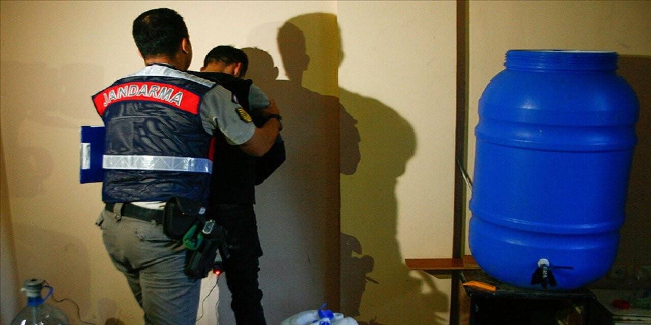 Jandarmadan sahte-kaçak içki operasyonu