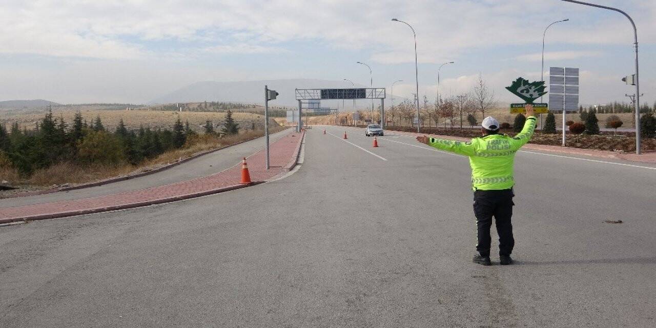 Konya’da yeni yılın ilk gününde yollar boş kaldı