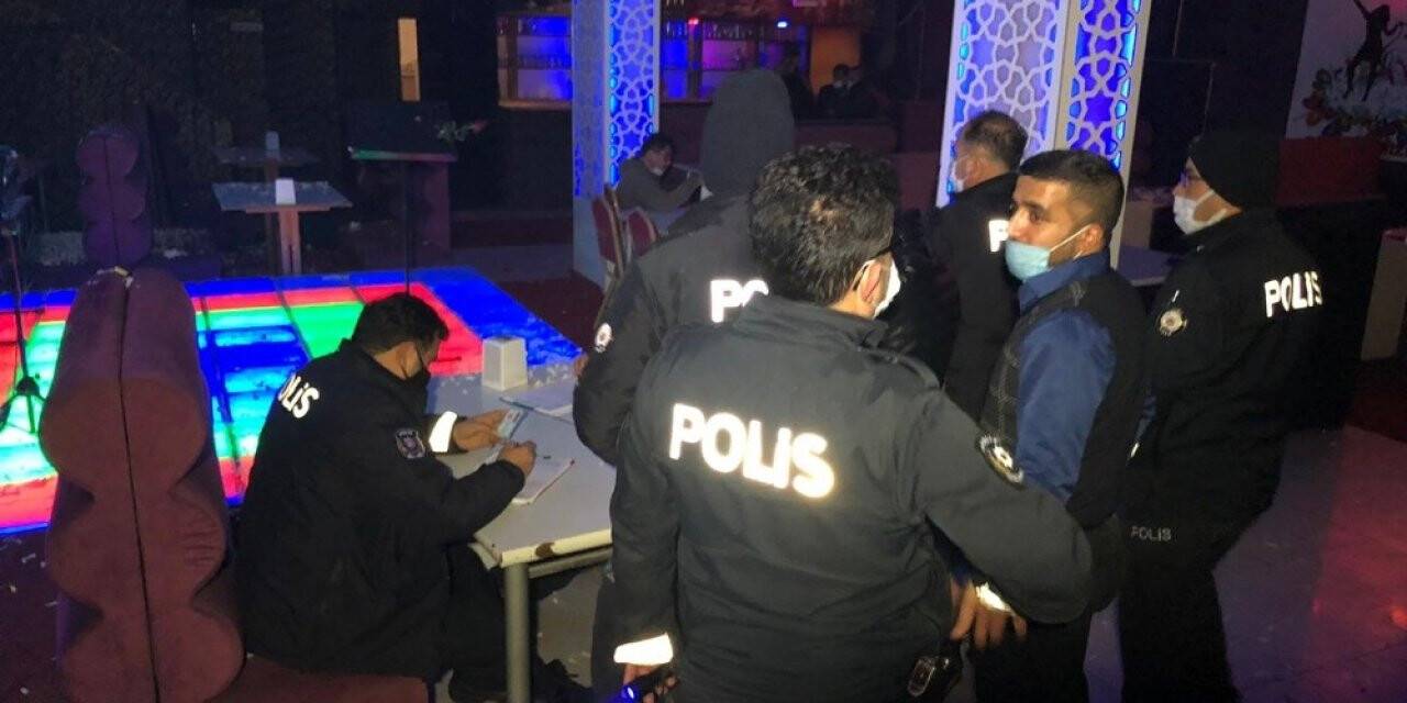 Konya'da müzikli alkollü eğlenceye polis baskını