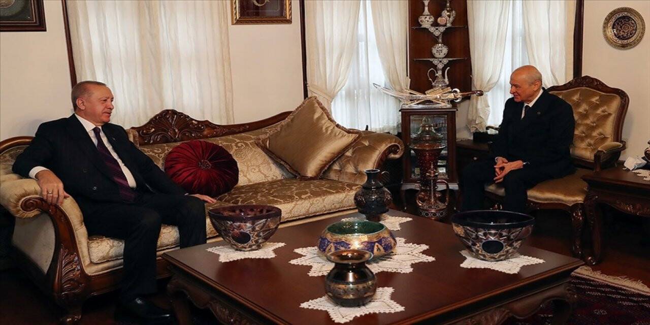 Cumhurbaşkanı Erdoğan MHP Genel Başkanı Bahçeli'yi evinde ziyaret ediyor