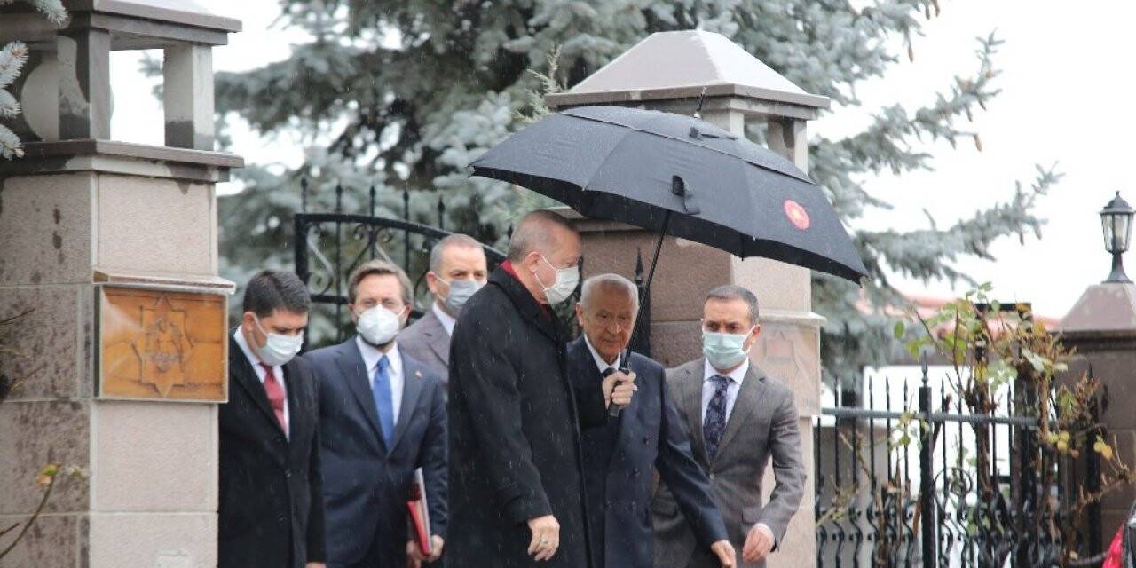 Cumhurbaşkanı Erdoğan, Devlet Bahçeli’yi evinde ziyaret etti