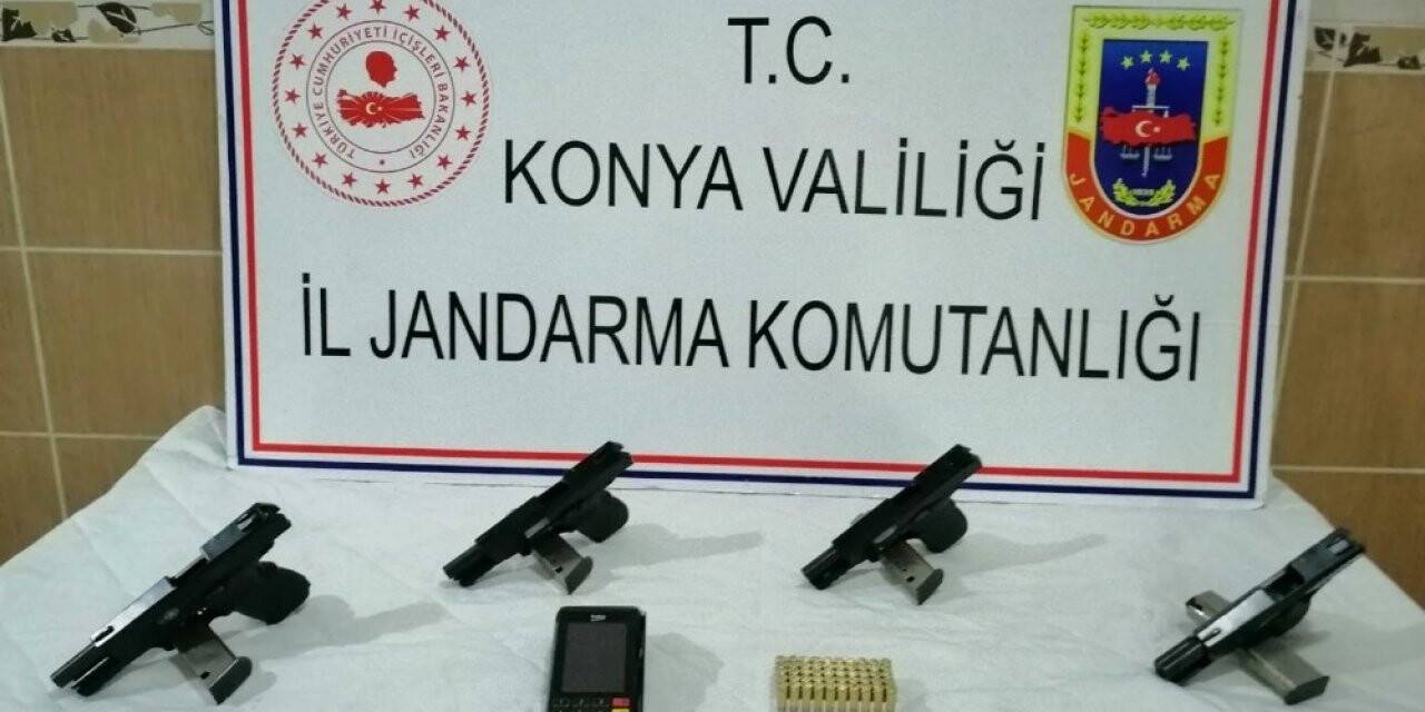 Konya’da jandarma operasyonu! 4 tabanca ve 50 mermiyle yakalandı