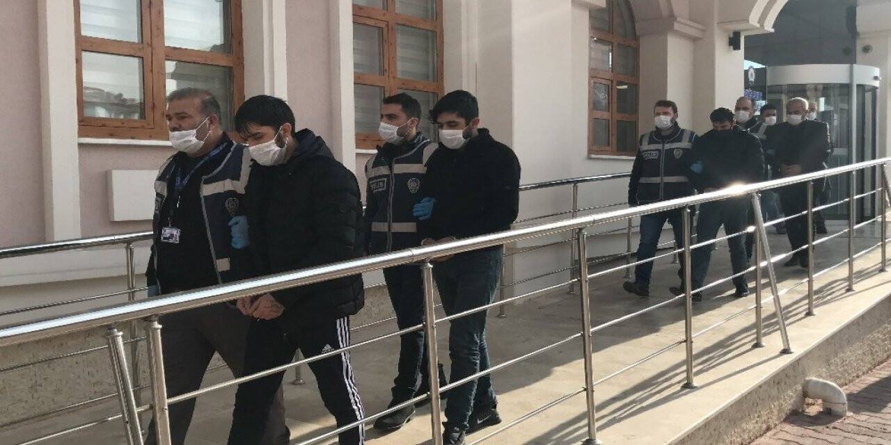 Konya’da telefon dolandırıcılığı operasyonu! FETÖ yalanıyla 160 bin lira dolandıran 6 şüpheli yakalandı