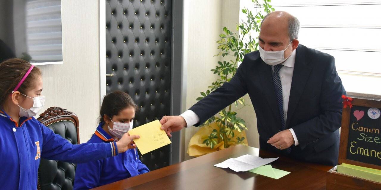 Minik ellerden sağlık çalışanlarına moral mektupları