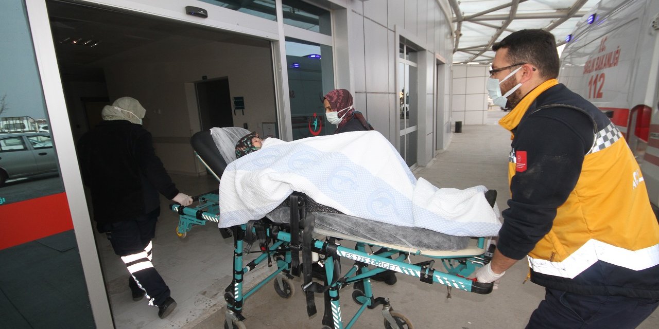 Konya'da soba dumanından etkilenen yaşlı kadın hastaneye kaldırıldı